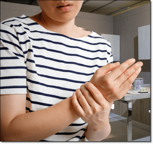 손목 통증이 있는 여성